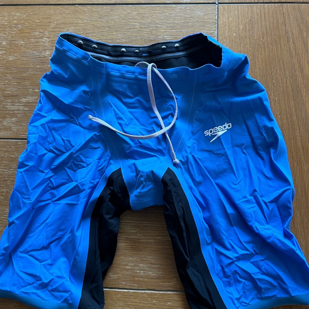 Speedo Pure Valor 2.0 size 24
